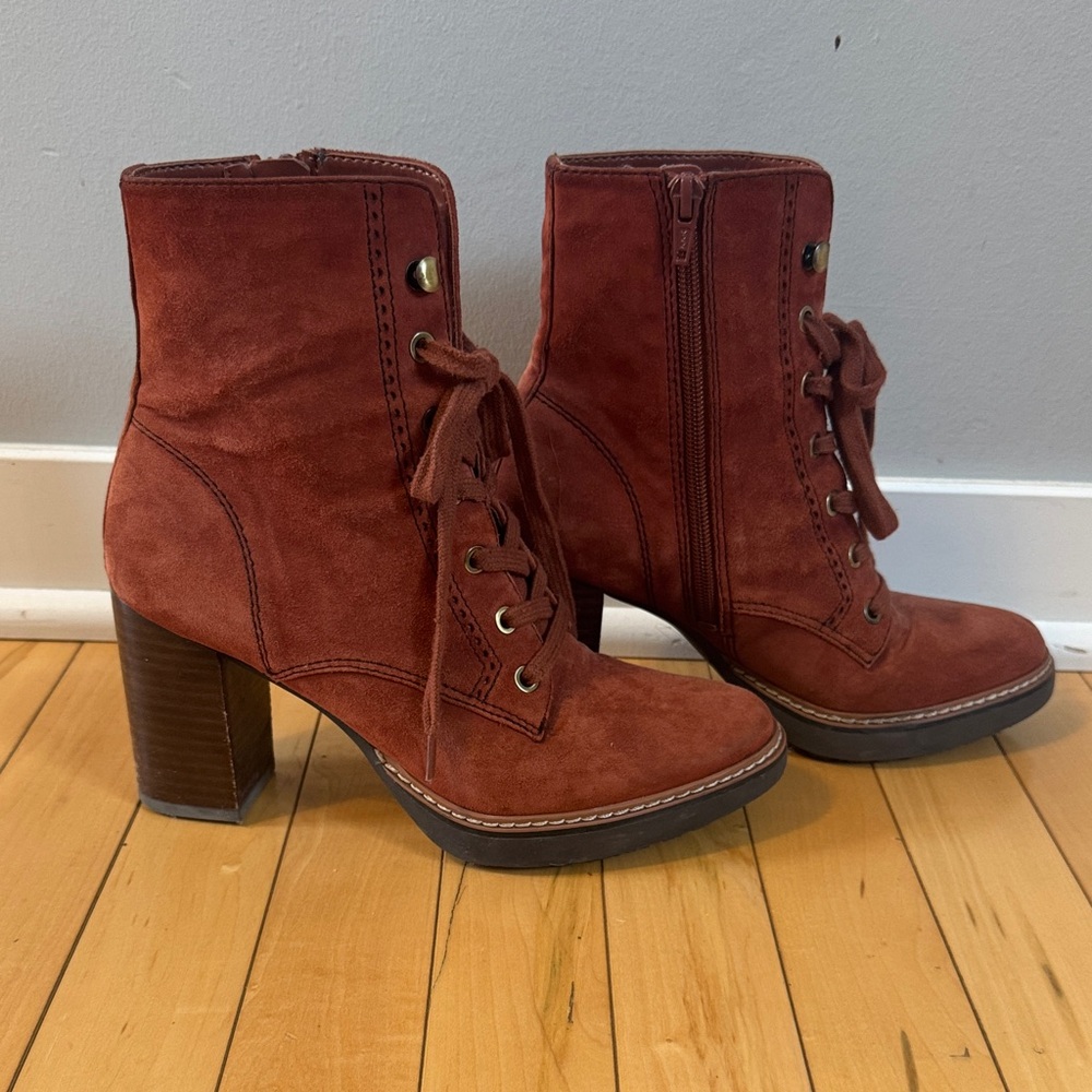 Naturalizer Women's Rust Lace Up Boots